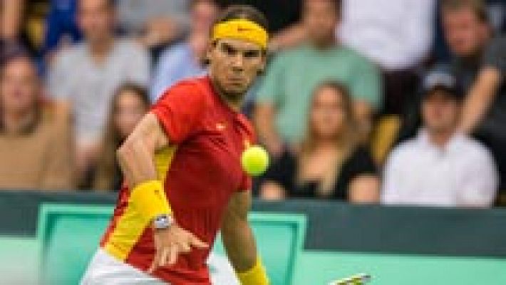 Nadal le da el primer punto a España en la lucha por la permanencia