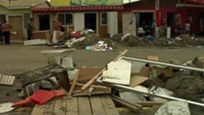 Telediario 1 - Los chilenos intentan recuperar la normalidad