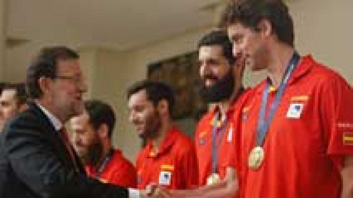 Telediario 1 - Rajoy recibe en la Moncloa a la selección española de baloncesto