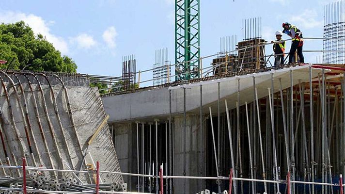 Telediario 1 - Dos muertos y dos heridos leves en el derrumbe de un edificio en construcción en Mallorca