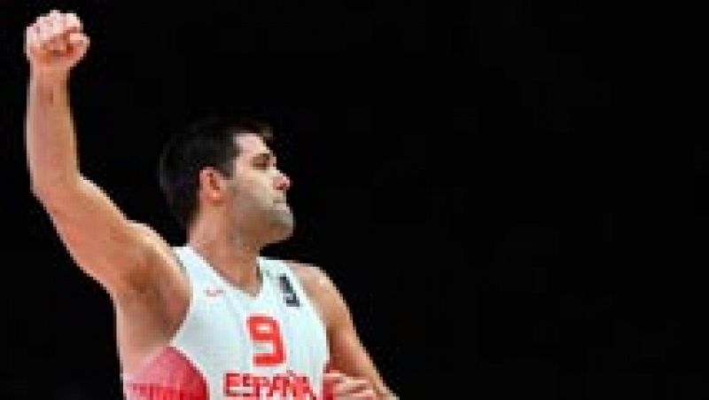  El capitán de la selección española de baloncesto, Felipe Reyes, dijo que la generación actual "tiene muchas ganas de seguir haciendo historia" tras lograr el oro en el Campeonato de Europa y afirmó que en los Juegos Olímpicos de Río de Janeiro del próximo año intentarán llegar "lo más lejos". 