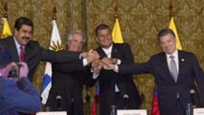 Santos y Maduro suavizan la crisis fronteriza