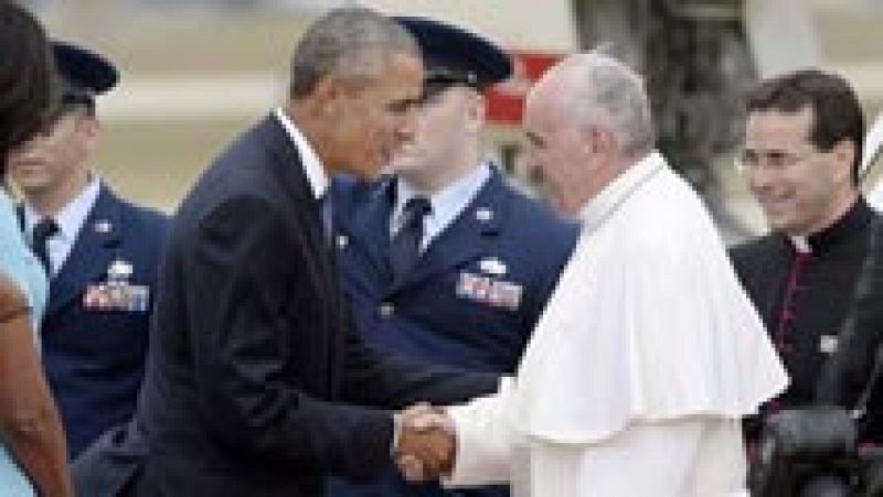 Barack Obama da la bienvenida al papa Francisco en su primera visita a Estados Unidos