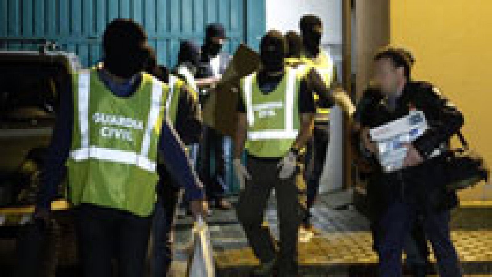 En los registros a ETA se han encontrado armamento y diversa documentación y no descartan más detenciones