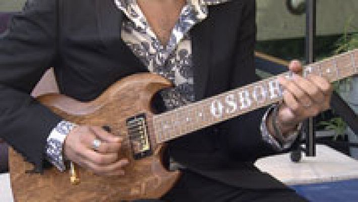 Gibson se interesa por guitarras construidas con barricas de las bodegas Osborne