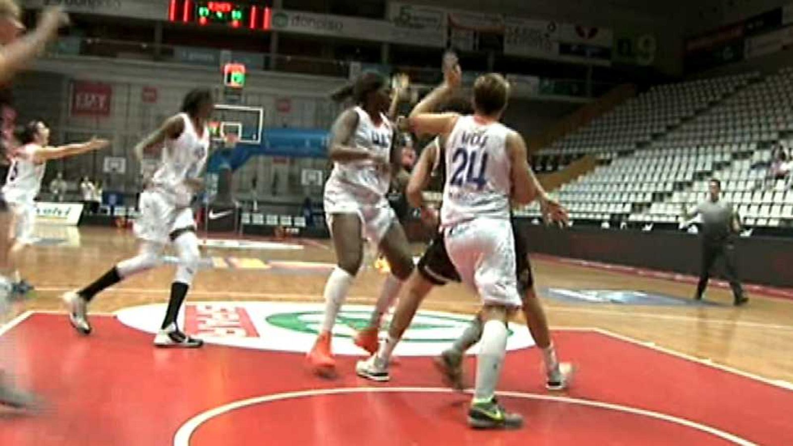 Baloncesto - Supercopa femenina: Spar Citylift Unigirona-Perfumerías Avenida - Ver ahora