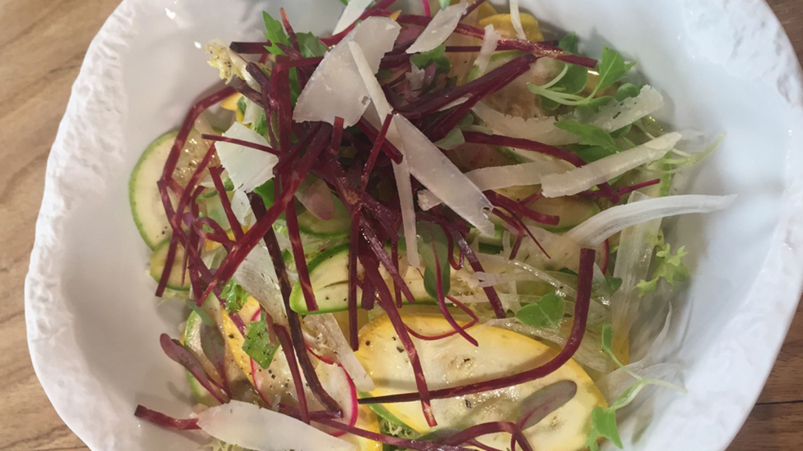 Receta de ensalada de calabacines con cecina