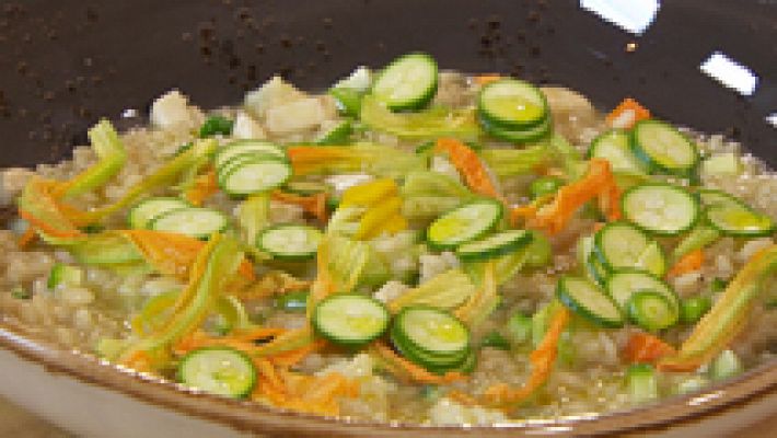 Receta de arroz cremoso de verduras y flores de calabacín