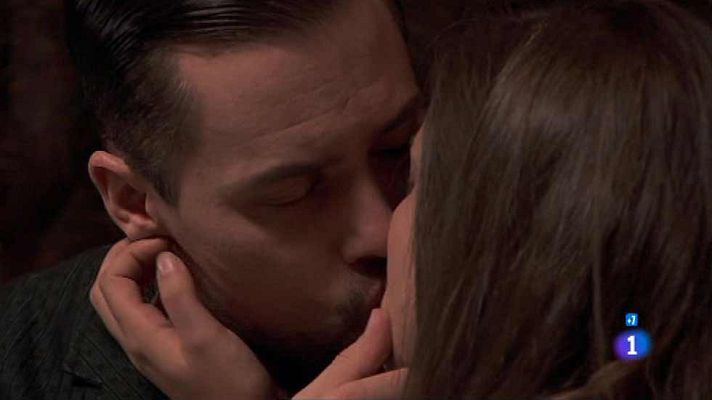 Acacias 38 - Manuela y Germán se despiden con un apasionado beso