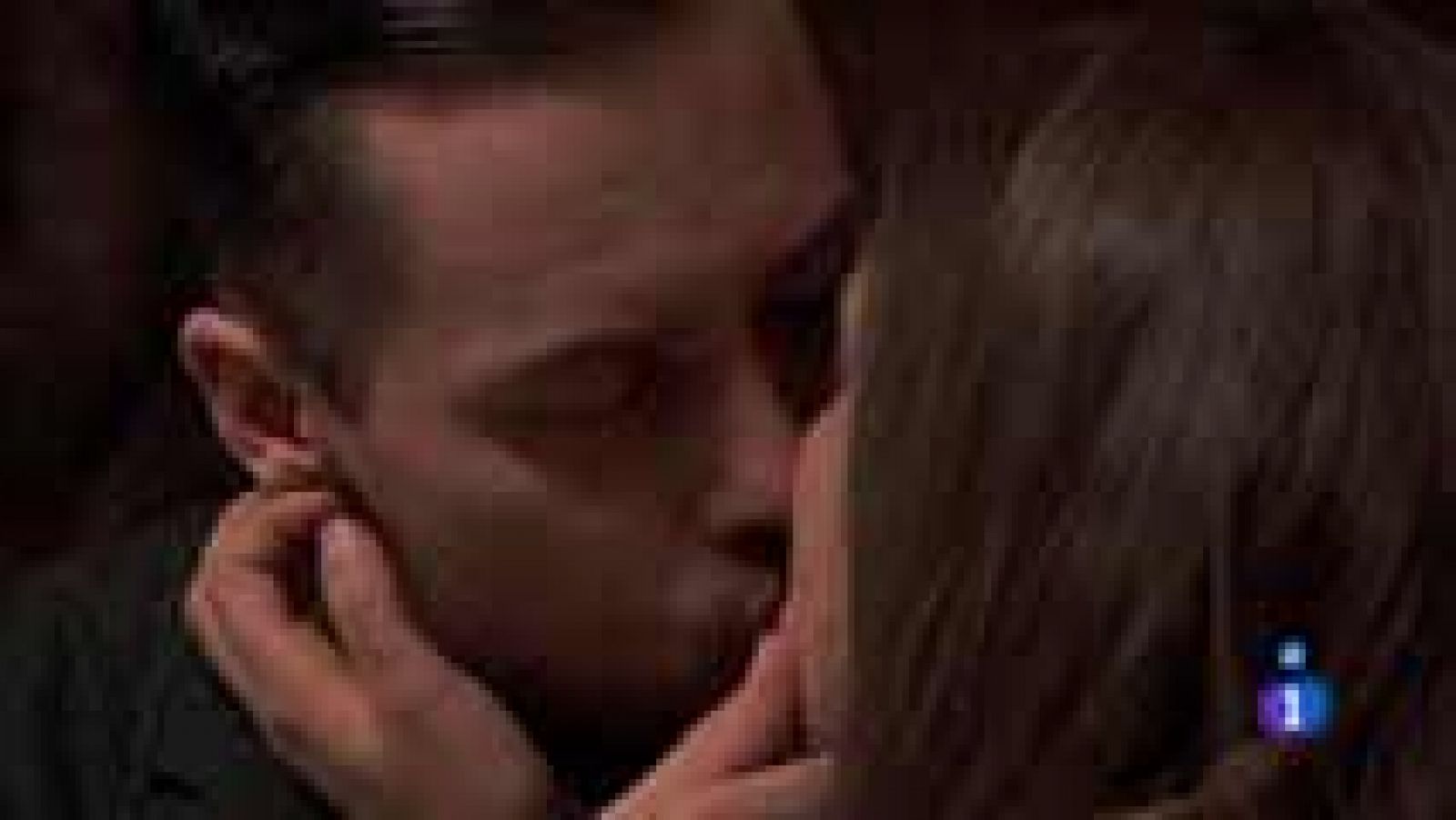 Acacias 38 - Manuela y Germán se despiden con un apasionado beso