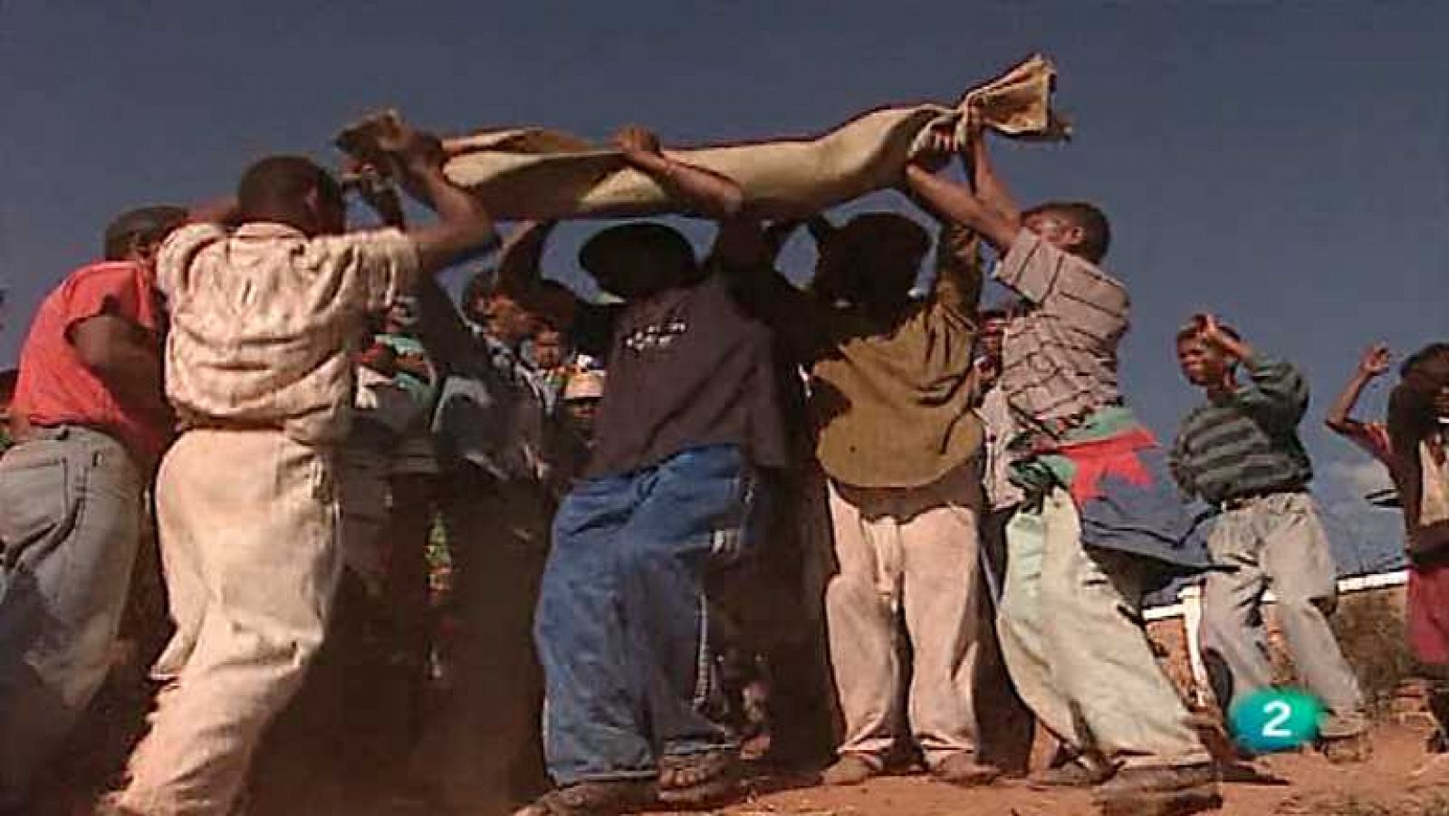 Otros pueblos: Madagascar I. Famadihana | RTVE Play