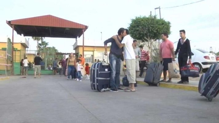 Telediario 1 - Algunos refugiados llegan a través de nuestro país