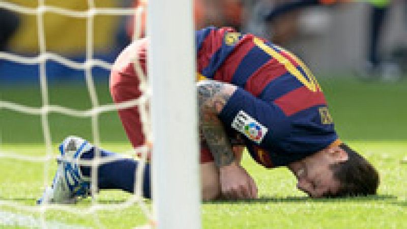 El jugador del Barcelona Leo Messi ha sufrido una rotura en el ligamento colateral interno de la rodilla izquierda en el partido contra Las Palmas que le mantendrá alejado de los campos de fútbol entre 7 y 8 semanas.