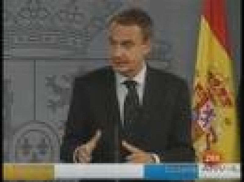 El presidente del Gobierno, José Luis Rodríguez Zapatero, ha bromeado con que Francia le ceda su silla en la cumbre: " No me cabe en la cabeza estar de pie en la cumbre, en alguna silla tendré que estar". 