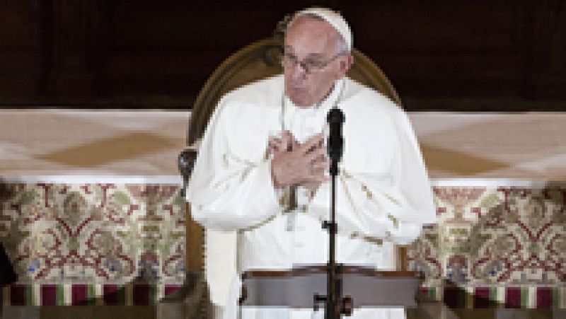 El papa se reúne con víctimas de abusos sexuales cometidos por miembros de la Iglesia
