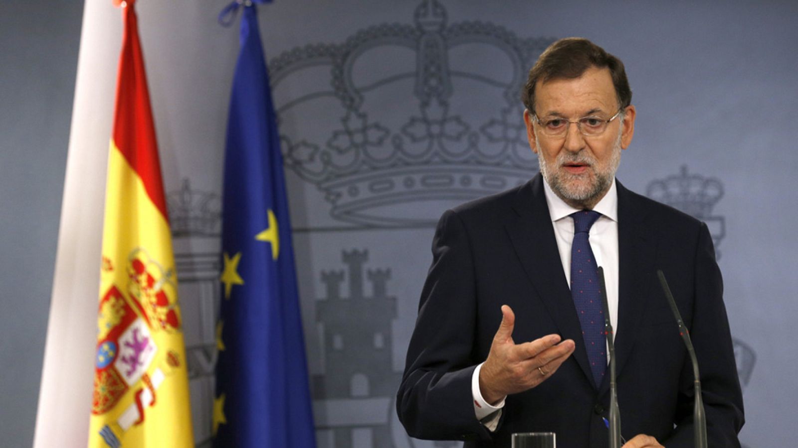 Rajoy asegura que está dispuesto a "hablar" con el nuevo gobierno catalán pero no "a liquidar la ley"