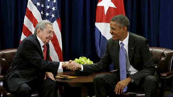 Castro se reúne con Obama y le pide que use su poder ejecutivo para suavizar el bloqueo