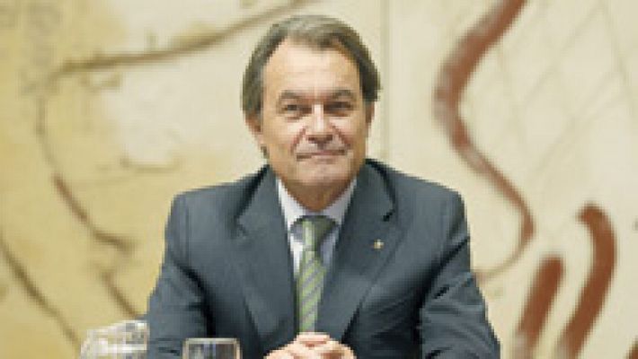 Telediario 1 - El TSJ de Cataluña imputa a Artur Mas por la consulta del 9N