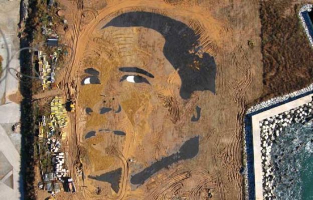  - Obama de arena y piedras