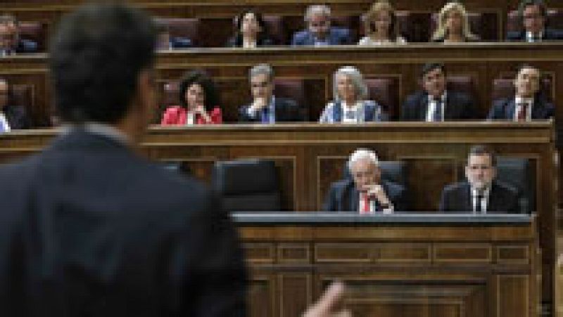 Rajoy y Sánchez se reprochan mutuamente su actuación ante el desafío soberanista en Cataluña