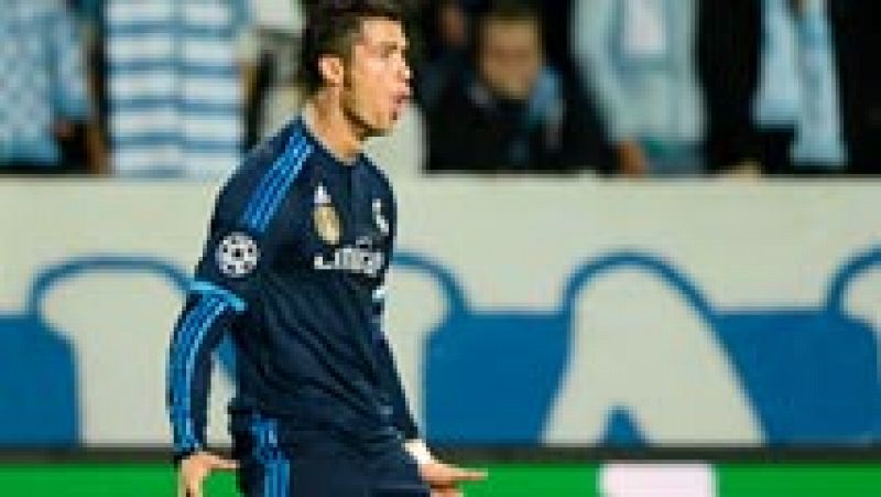 El portugués Cristiano Ronaldo ha alcanzado los 223 goles con la camiseta del Real Madrid, el récord que tenía Raúl González, máximo artillero merengue hasta ahora. Ronaldo lo consiguió con un doblete en Champions ante el Malmoe.