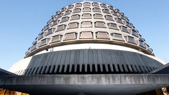 Telediario 1 - El PP saca adelante en el Congreso su reforma del TC