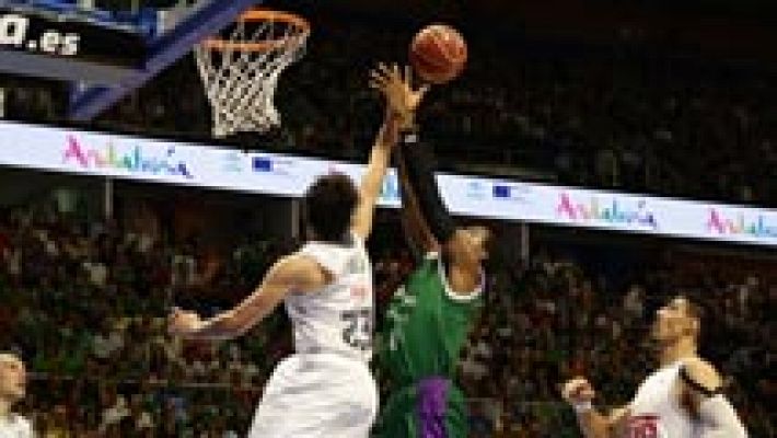 Hendrix convierte la jugada más espectacular del Unicaja-Madrid