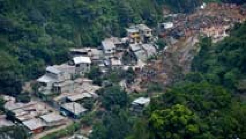 Un deslizamiento de tierra en Guatemala sepulta una aldea y deja al menos 30 muertos
