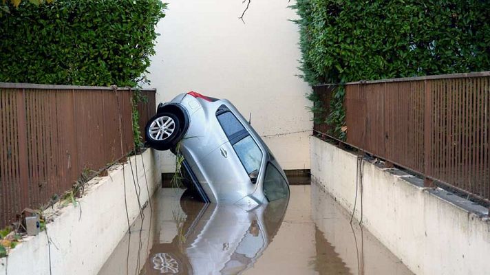 Telediario 1 - Al menos 16 muertos y 3 desaparecidos por las intensas precipitaciones en la Costa Azul