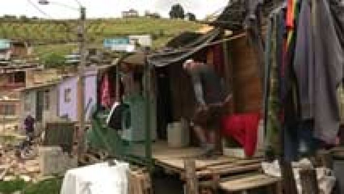 Telediario 1 - El conflicto en Colombia provoca el aumento del número de infraviviendas en el país