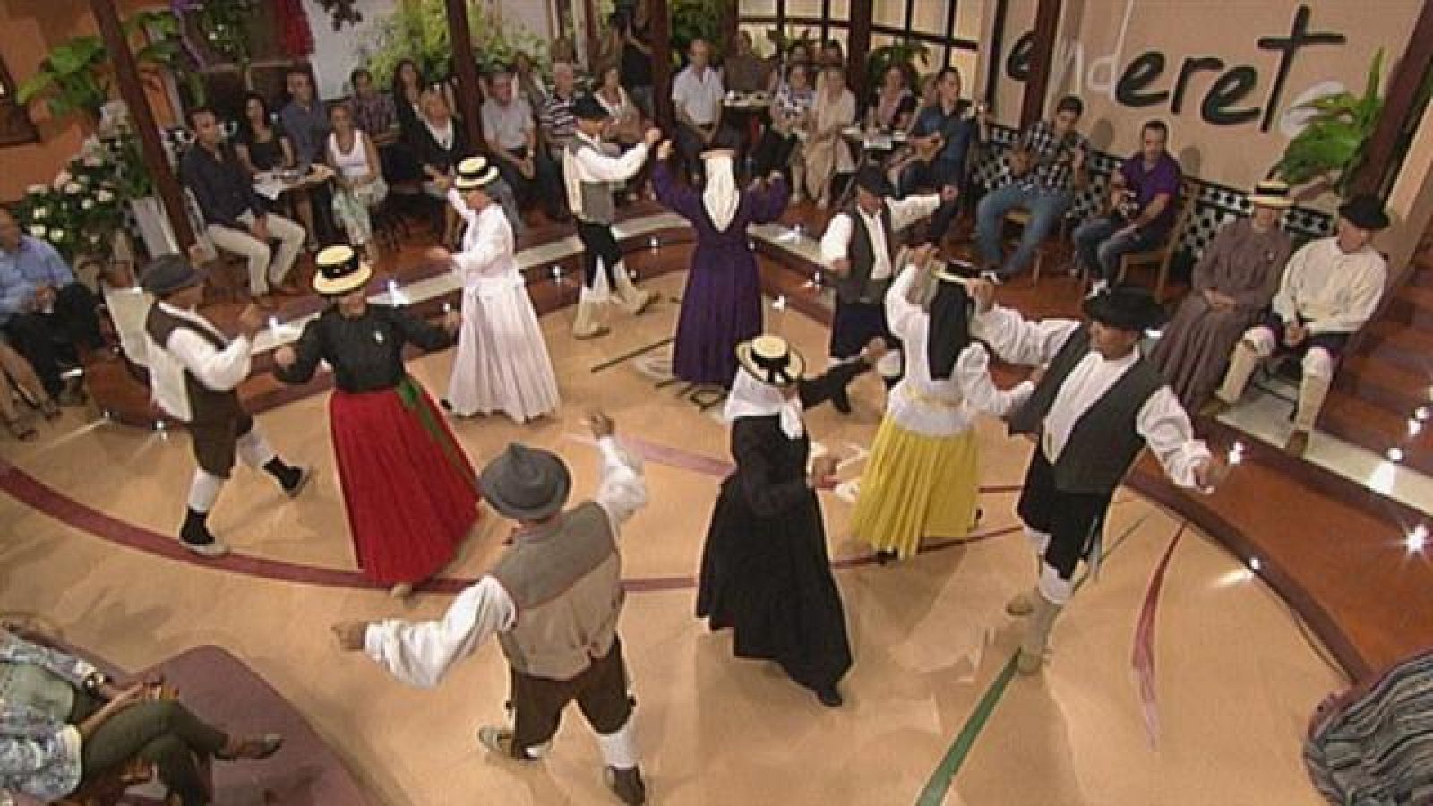 Tenderete - 04/10/2015 Con Los Campitos y el timplista Alberto González - Tenderete | Ver