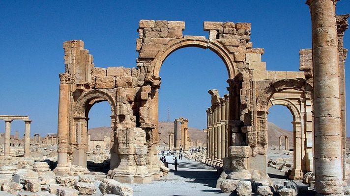 El Estado Islámico dinamita el Arco del Triunfo de Palmira