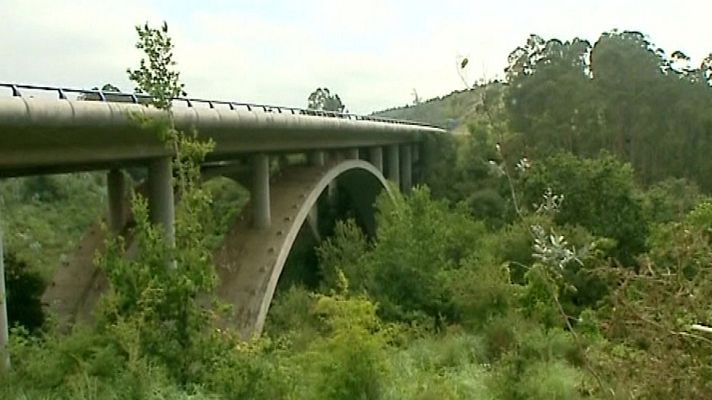 Telediario 1 - Declara el monitor de puenting imputado por la muerte de una joven este verano en Cantabria