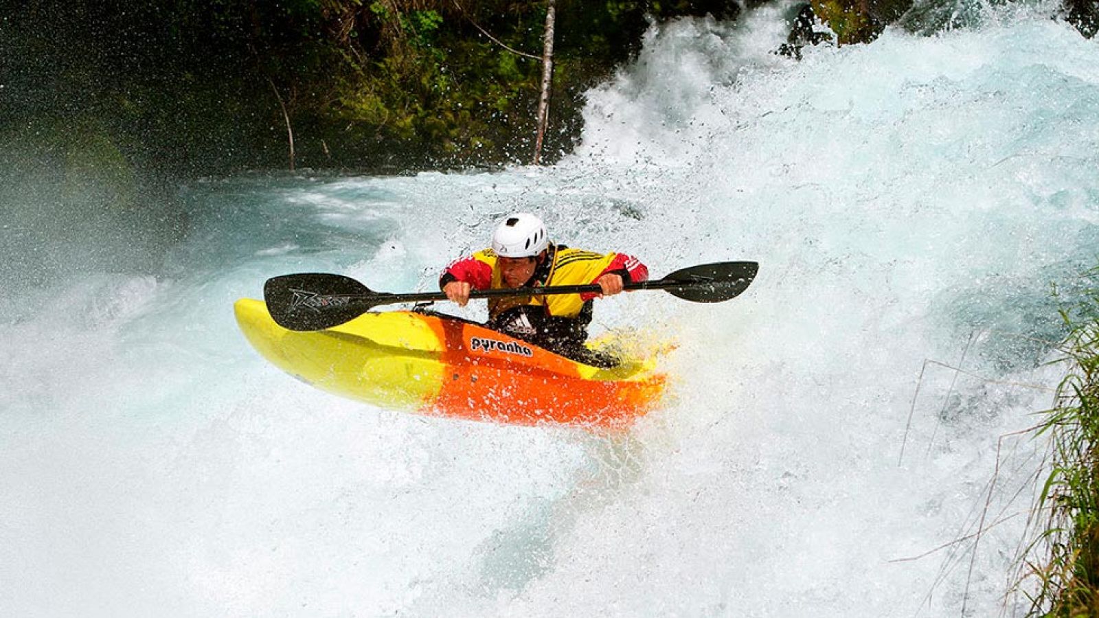 El español Gerd Serrasolses, campeón mundial de kayak extremo | Ver