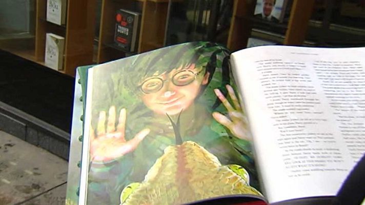 Telediario 1 - Sale la primera edición con dibujos de Harry Potter