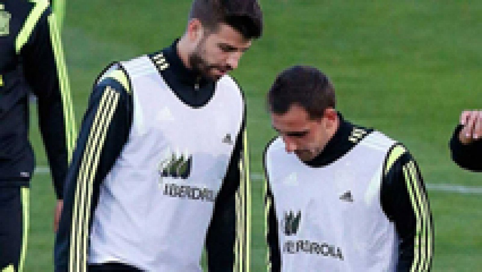 Nacho podría ser la pareja de Piqué en el centro de la defensa | Ver