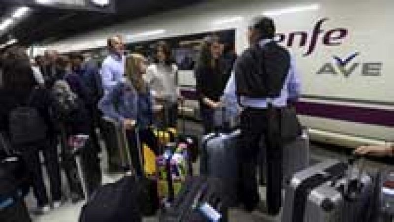 13.000 pasajeros y 40 trenes afectados por el corte de fibra óptica en la línea de Cataluña