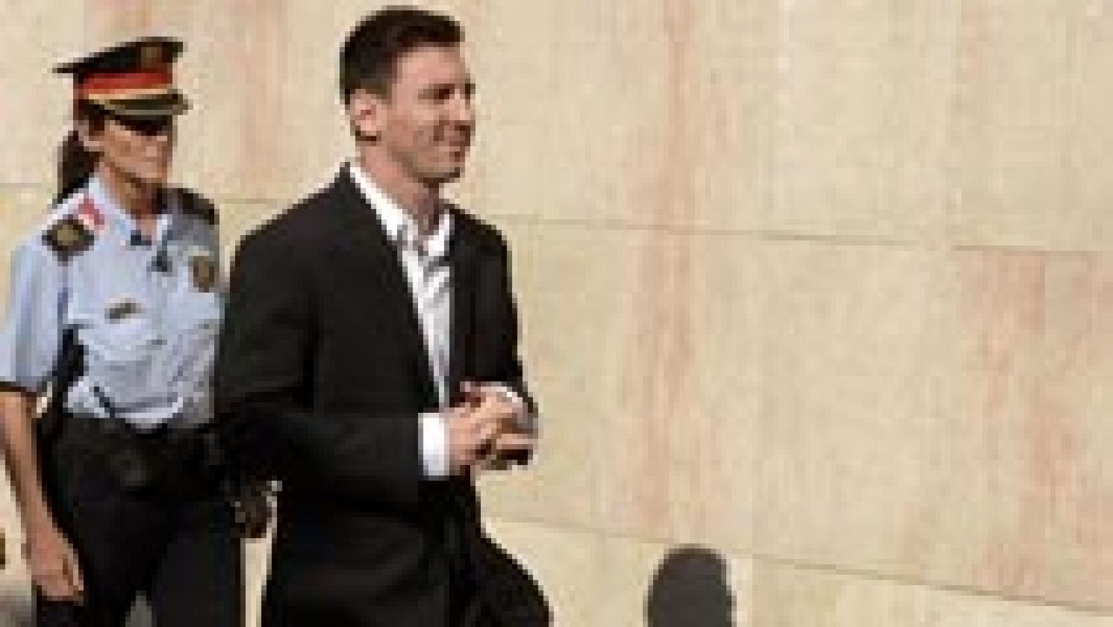 Telediario 1: El juez envía a juicio a Messi y a su padre acusados de tres delitos fiscales | RTVE Play