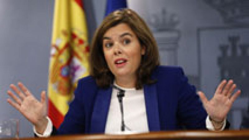 Sáenz de Santamaría pide colaboración "a todos" para esclarecer el corte en el AVE catalán