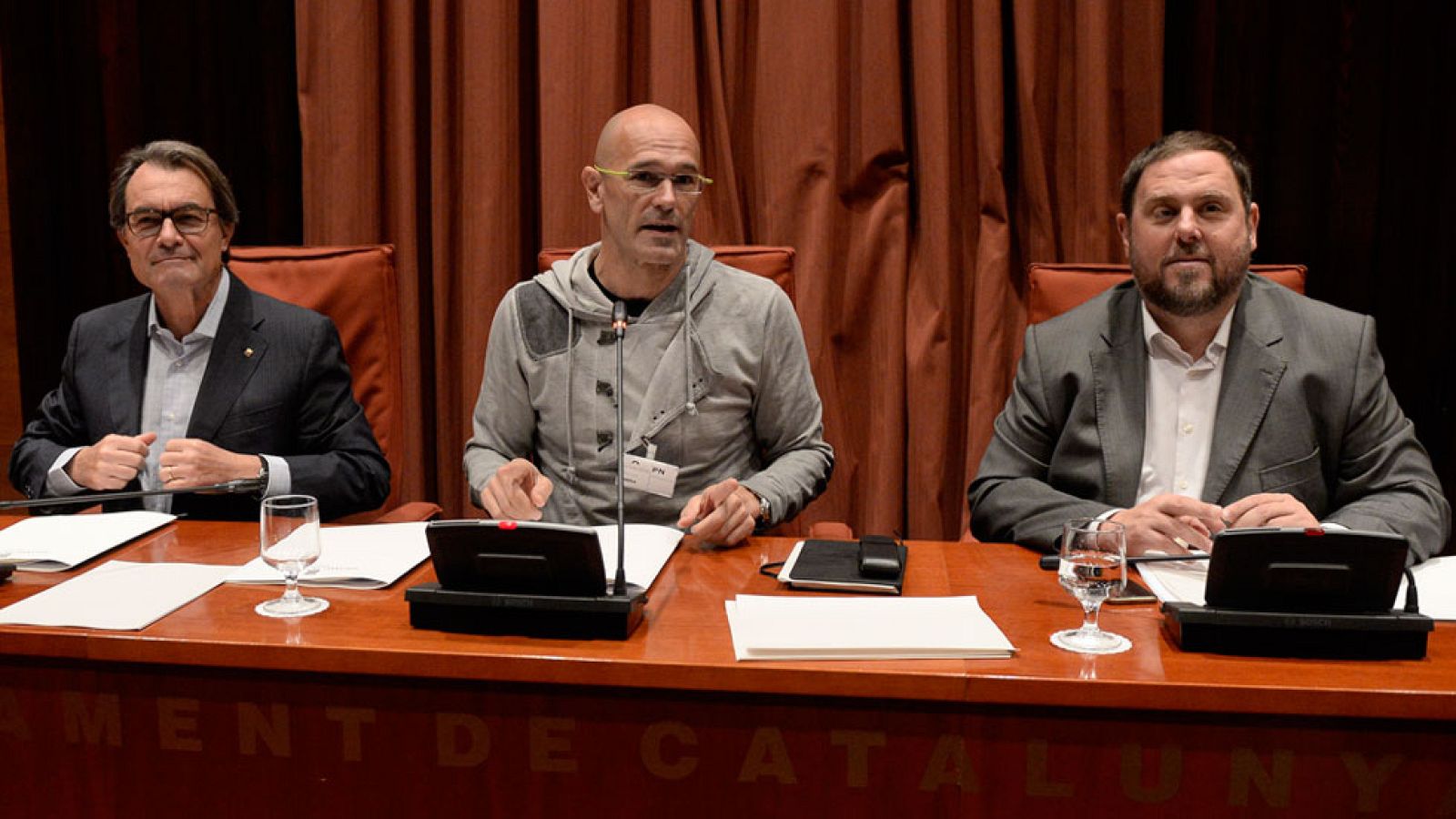 Telediario 1: Telediario matinal fin de semana en 4' - 10/10/15 | RTVE Play