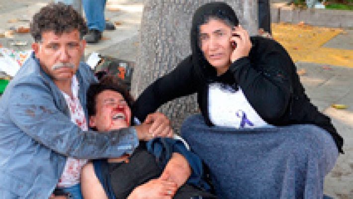 El terrorismo azota Ankara durante una marcha por la paz 