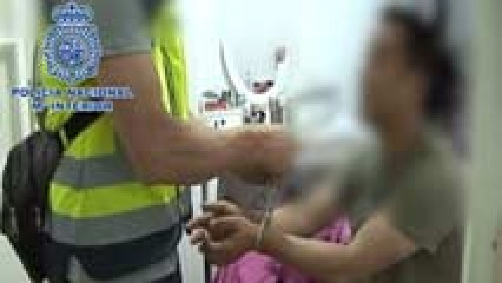 Telediario 1: La Policía Nacional detiene a 89 personas pertenecientes una red de tráfico ilegal de personas | RTVE Play