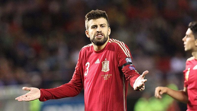 Piqué revivió los pitos en Las Gaunas