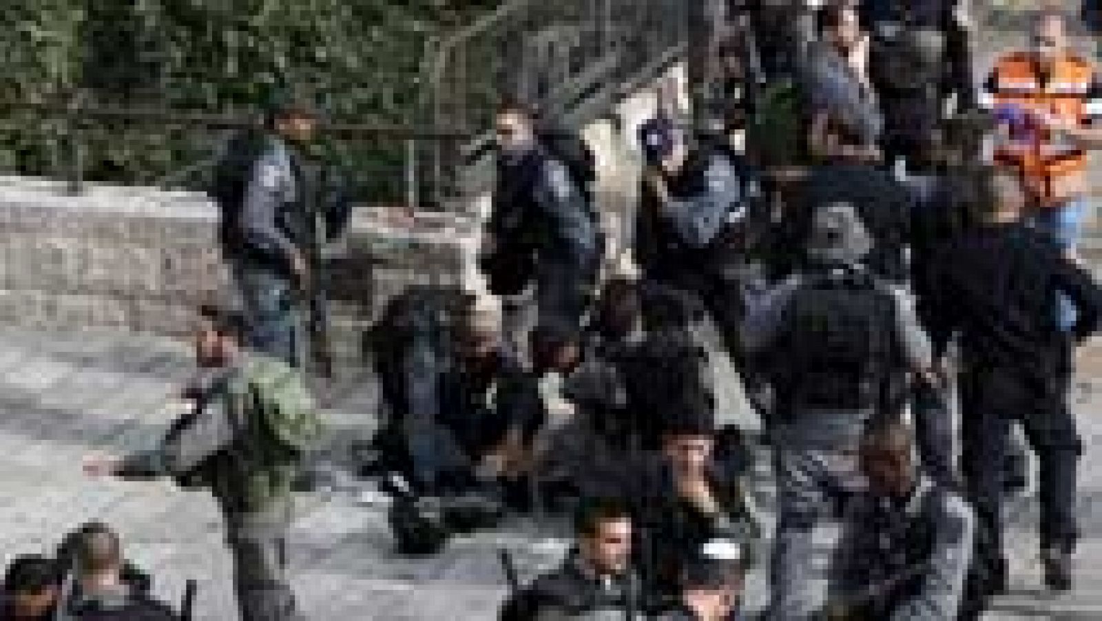 Telediario 1: Dos policías israelíes apuñalados en la escalada de violencia entre Israel y Palestina  | RTVE Play