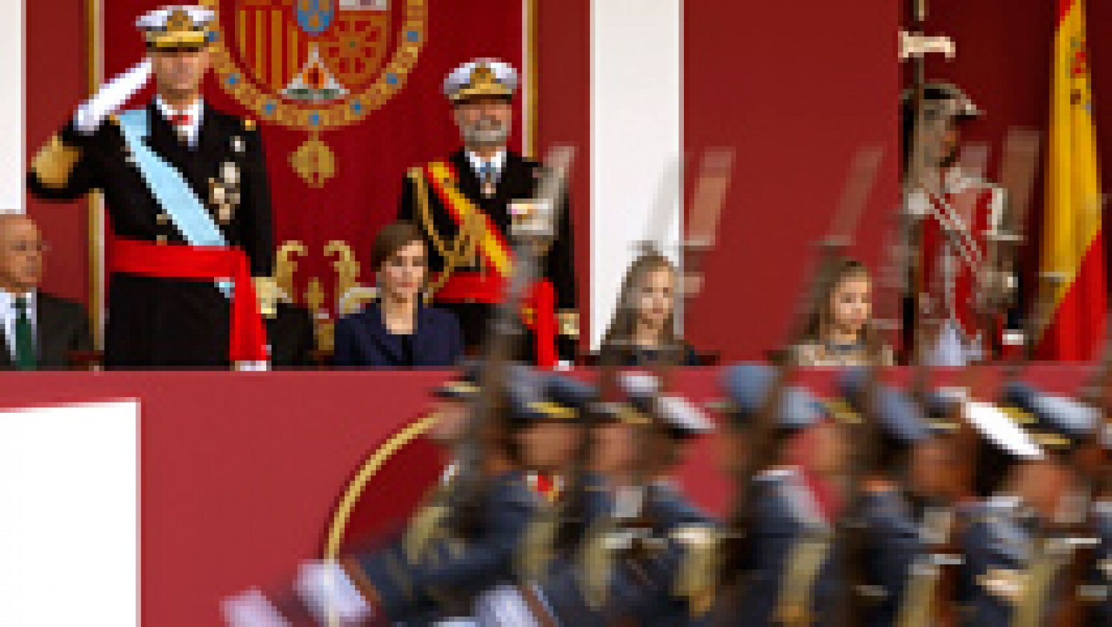 Telediario 1: El rey preside el desfile del 12 de octubre | RTVE Play