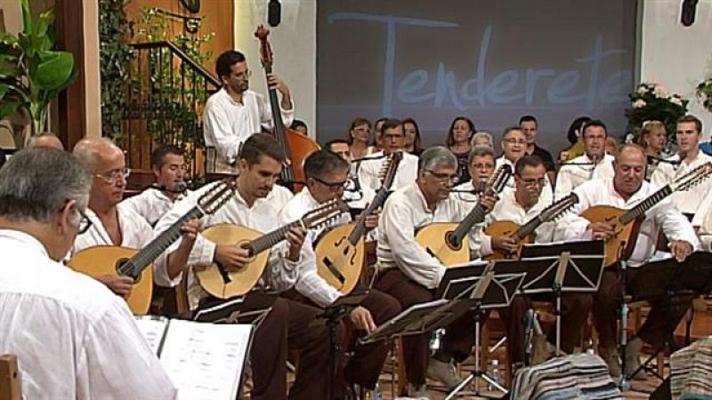 Tenderete - 11/10/2015 Con el grupo 'Facaracas' y solistas