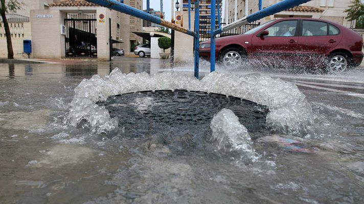 Fuertes tormentas en la costa mediterránea y bajadas generalizadas de los termómetros