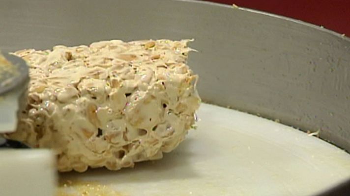 Telediario 1 - El alto precio de la almendra preocupa al sector del turrón