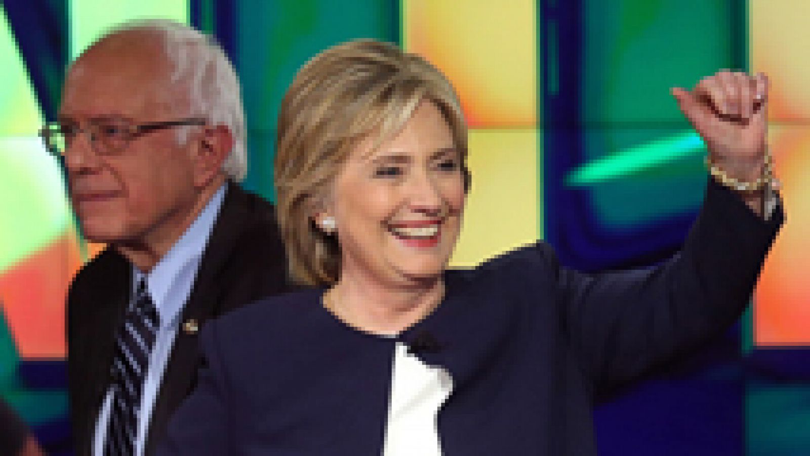 Telediario 1: Hillary Clinton sale reforzada del primer debate entre precandidatos demócratas  | RTVE Play