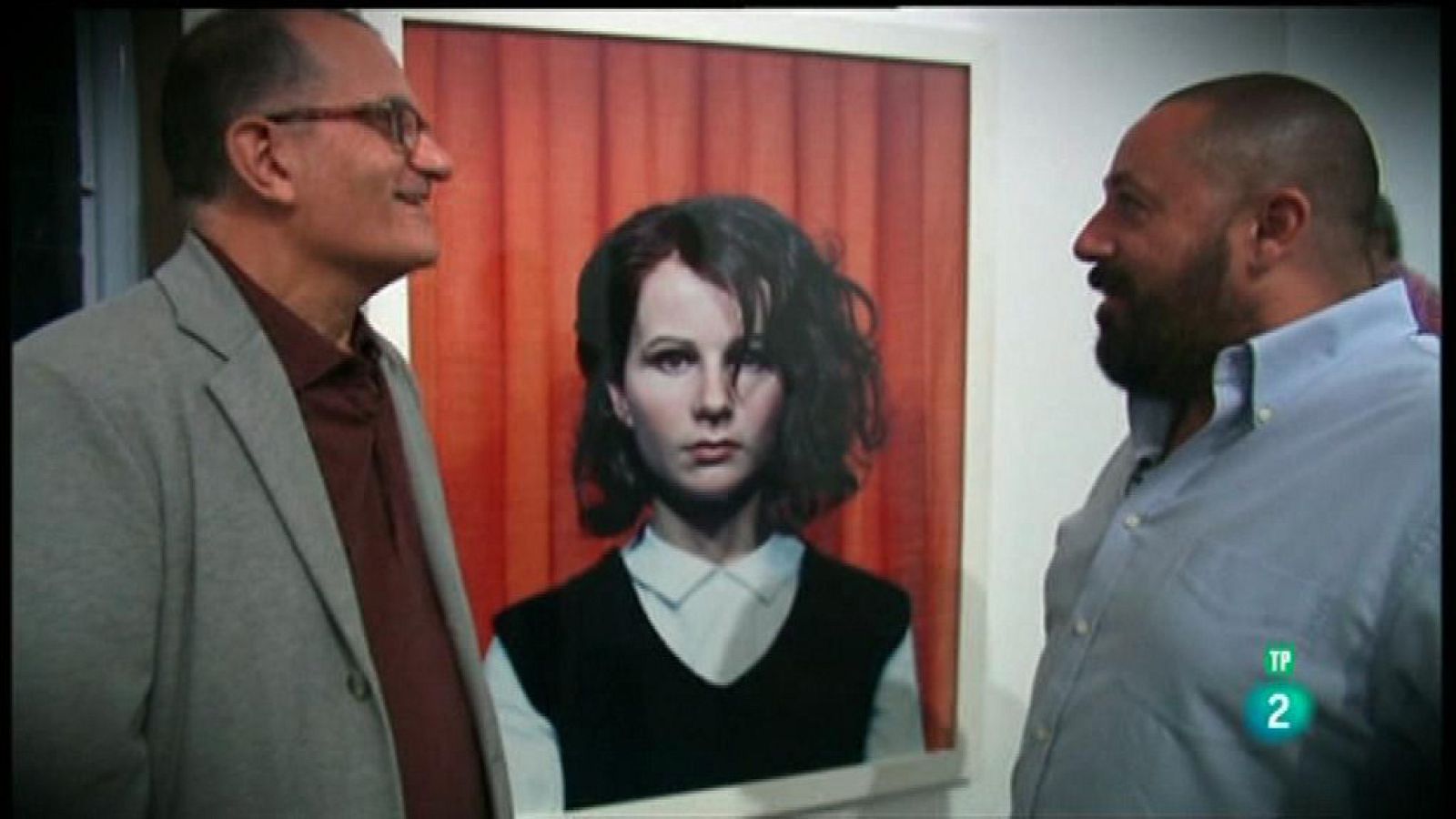  Atención obras - Pepón Nieto visita la exposición de Gillian Wearing en el IVAM